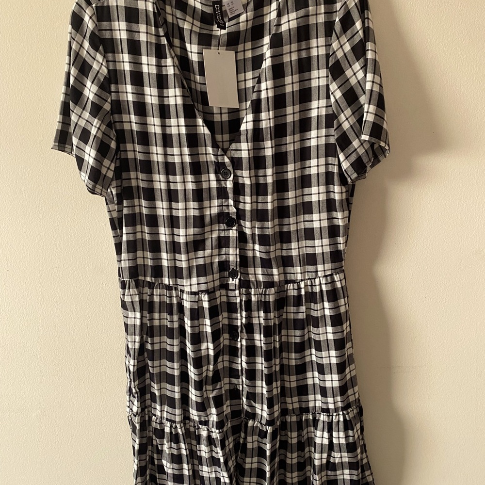 Beautiful, never worn black and white big girl shirt dress